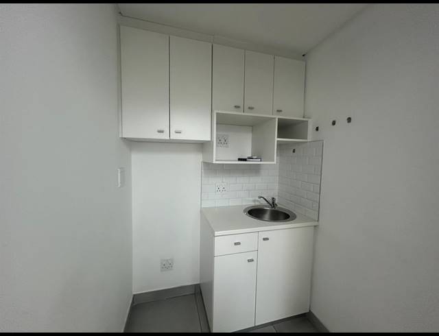 171M² BUILDING TO LET IN CAPE TOWN CITY CENTRE